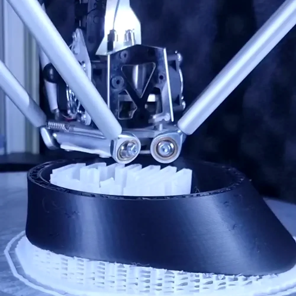 Componente meccanico blu realizzato con stampa 3D