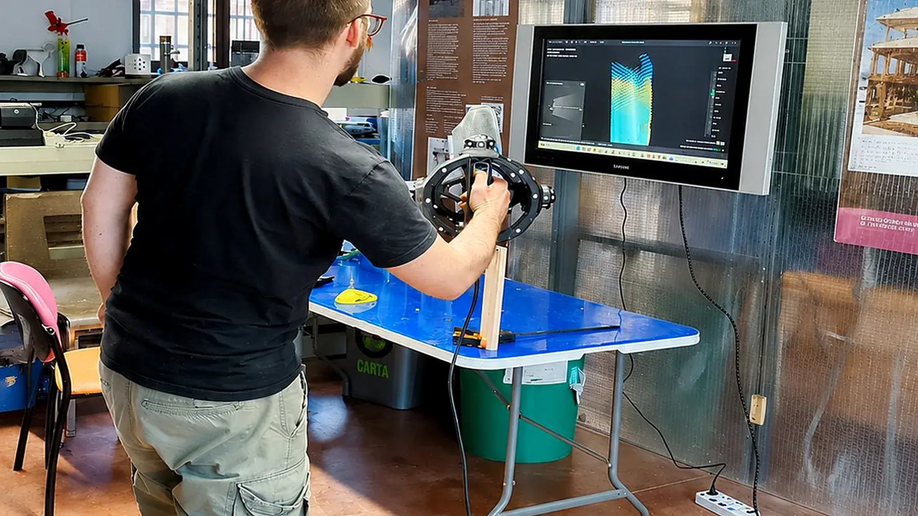 Tecnico Shape 3D Veneto al lavoro con uno scanner tridimensionale